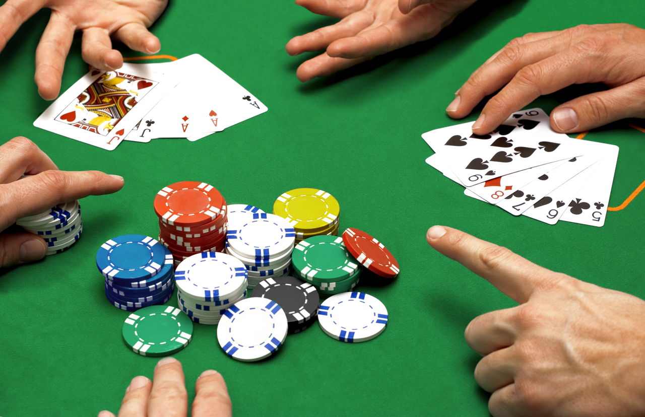 Here you will learn all the strategies for playing casino poker!