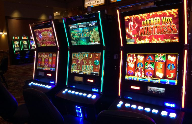 How to Play Slot Machines in a Casino and Win?